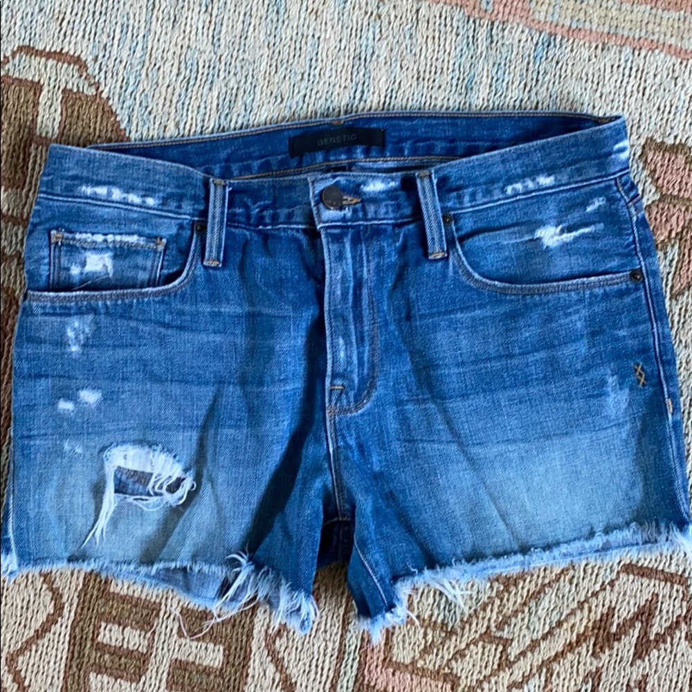 Genetic denim cutoffs
